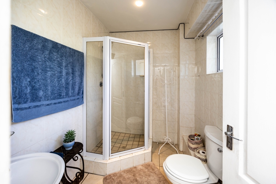 5 Bedroom Property for Sale in Gonubie North Eastern Cape